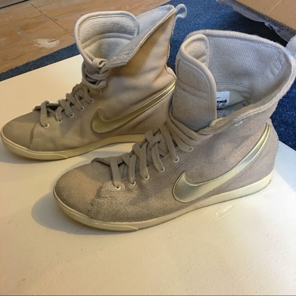 Nike retro metallic swoosh high top sneakers - Picture 3 of 4